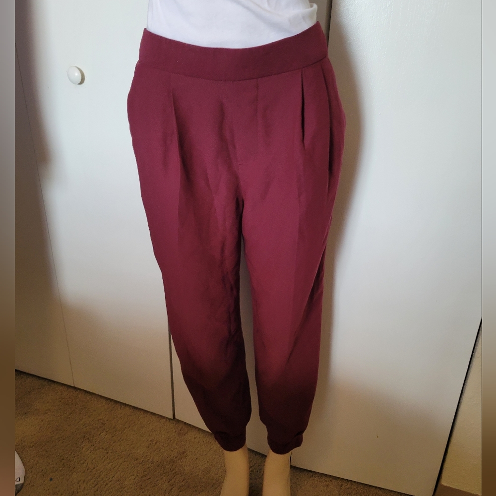 Gap joggers size S burgundy color